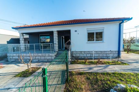 Poslovni objekat 65m2 + parking, Masline - Podgorica