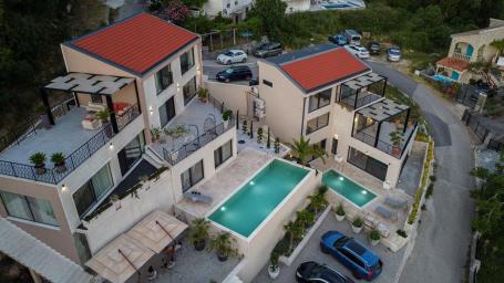 Prodaja luksuzne vile sa bazenom 257m2 i panoramskim pogledom na more– Kuljače, Budva