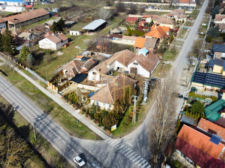 PALIĆ – Poslovna parcela 1. 312 m² sa objektima 592 m2 | Blizina autoputa