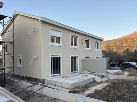 Moderna duplex kuća sa 3 spavaće sobe na prodaju u Radanovićima