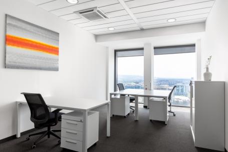 Privatne kancelarije za 5 osobe na lokaciji Regus USCE Tower