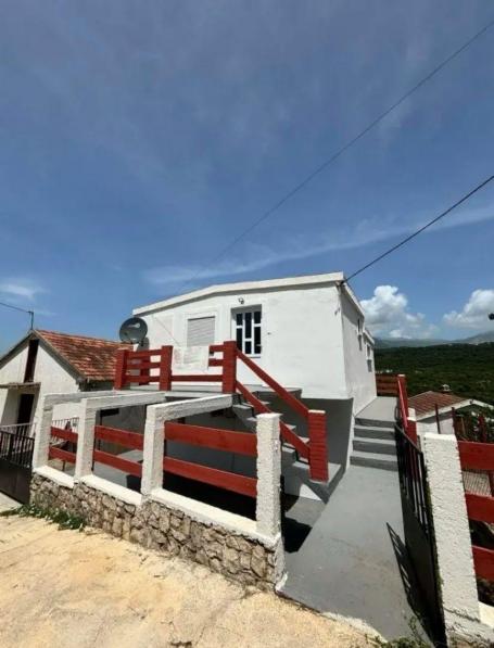 House in Uteha with panoramic sea view