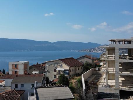 1+1 apartment with a garden in a new complex on the Adriatic coast