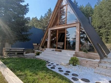 Legal house on a spacious plot in Žabljak, Borje