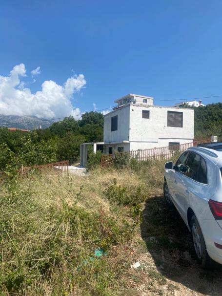 Two-storey house in Kunya