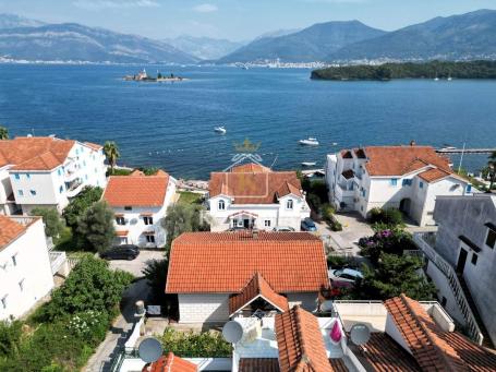 Kuća 115m2 na samo 50 m od mora – Kaluđerovina