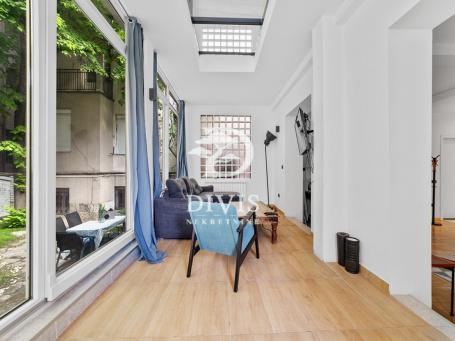 Lux renovirana kuća sa dvorištem na Dorćolu, 155m2