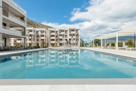 Herceg Novi – Igalo, jednosoban stan površine 59m² u kompleksu sa bazenom. 