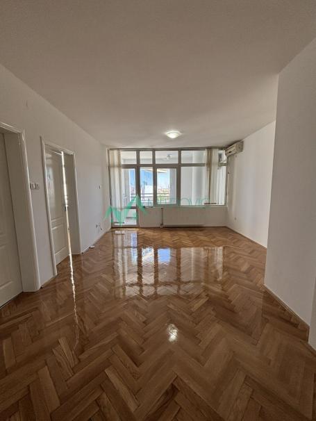 Izdavanje, Stan, 50m2 , Centar