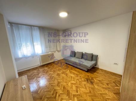 Jednosoban stan na Bulevaru Oslobodjenja, 31m2
