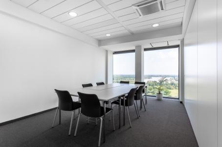 Privatne kancelarije za 4 osobe na lokaciji Regus USCE Tower