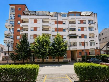 25m², I sprat, dvorišna orijentacija, zastakljena terasa