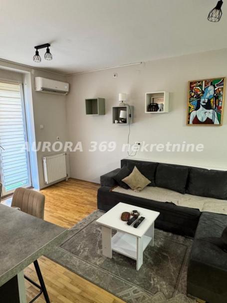 IZDAVANJE. NOVI SAD. PODBARA. PET FRIENDLY. NAMEŠTEN, DVOSOBAN, 52m2 U CENTRU GRADA