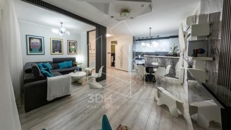 Uknjižen, renoviran stan sa lođom 81m2 i terasom 19m2