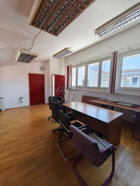 Business premise Centar, Pula, 27m2