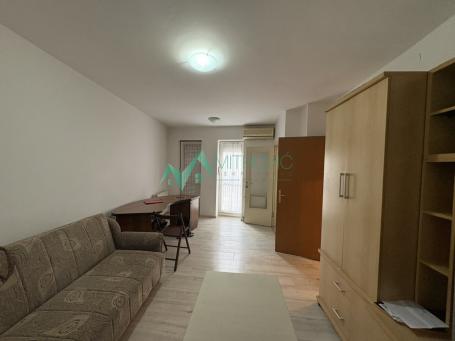 Izdavanje, Stan, 28m2 , Podbara