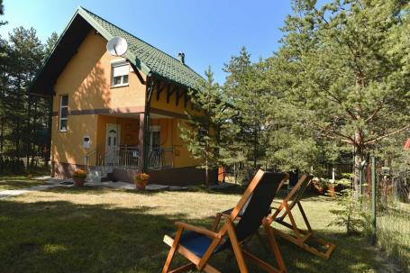 Prelepa Vila na Zlatiboru, naselje Dobroselica, 105m2+ 21m2, plac  4ara