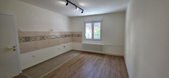 Jednoiposoban stan 37m renoviran Bul. Kralja Petra I