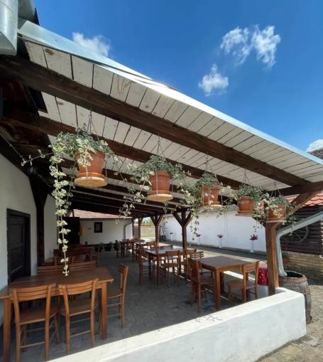 Prodaja restorana+sala za proslave+privatni parking
