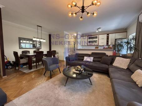 Četvorosoban stan u blizini Spensa 104m2 - Stari grad
