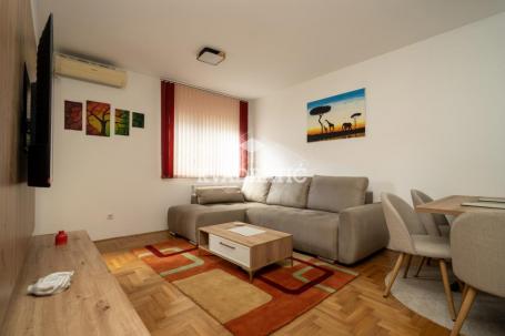Extra stan 42m2, V,2.0, CG, nov nameštaj
