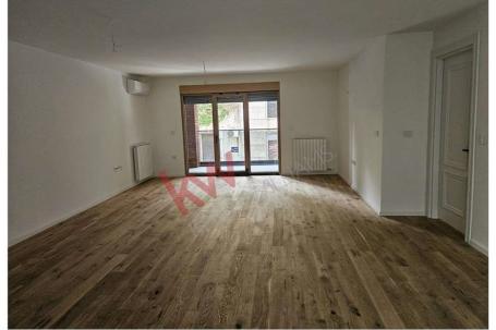 
				112m2; Vračar; Hram Sv. Save; novogradnja, 
			