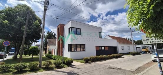 Petrovaradin, Stari Majur - Kuća površine 172m2 