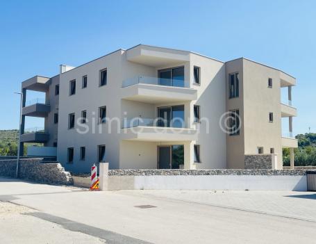 Dvosoban stan s pogledom na more, prodaja, Tribunj